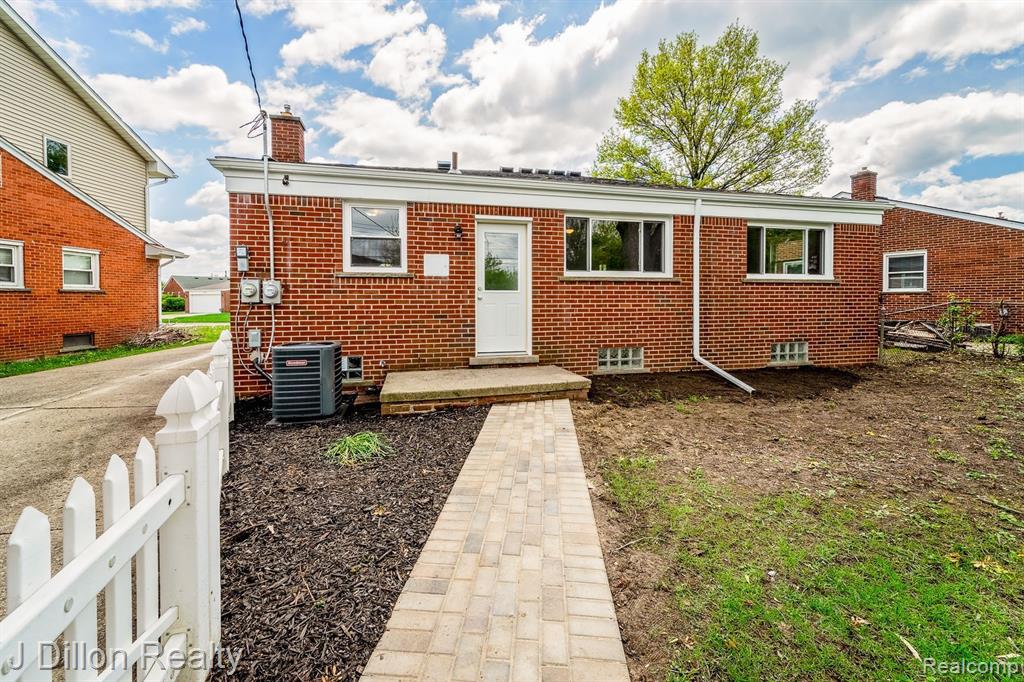 6639 SHARON Street, Garden City, MI — Photo 11
