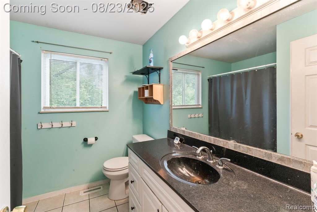 5443 Mancelona Drive, Grand Blanc, MI 48439 — Photo 17