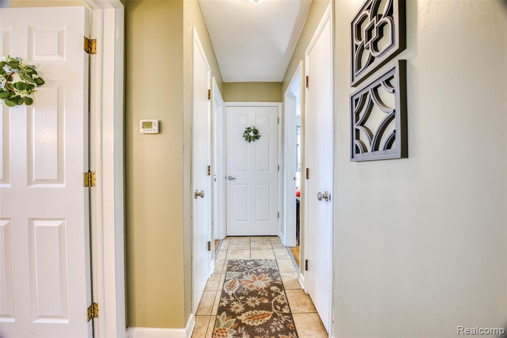 41890 E Ann Arbor Trail, Plymouth, MI 48170 — Photo 11