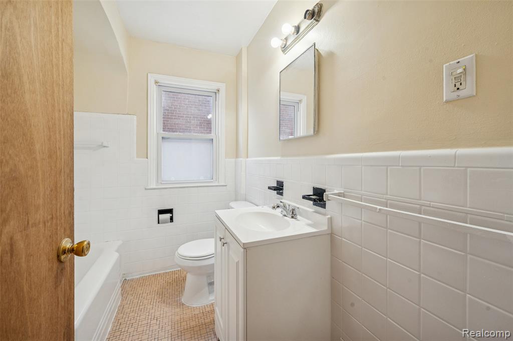 19489 San Juan Drive, Detroit, MI 48221 — Photo 16
