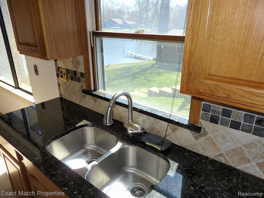 925 MALLOCK Road, White Lake, MI — Photo 24