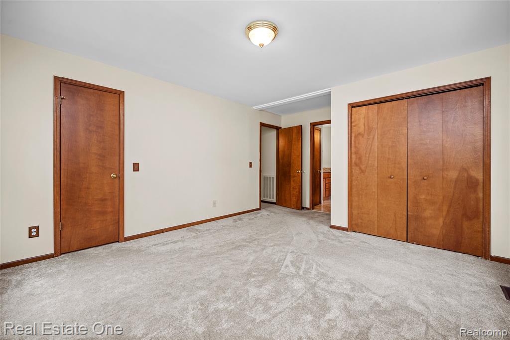 4921 Crestview Drive, Clarkston, MI 48348 — Photo 31