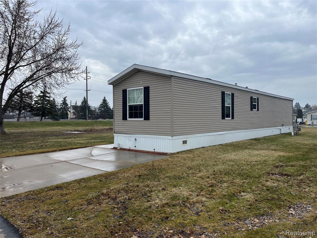 52930 Van Buren Court, Chesterfield, MI — Photo 2