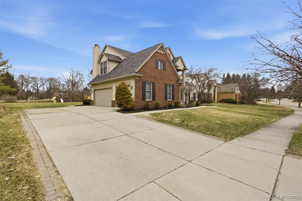 5139 Birkdale Drive, Commerce Twp, MI 48382 — Photo 2
