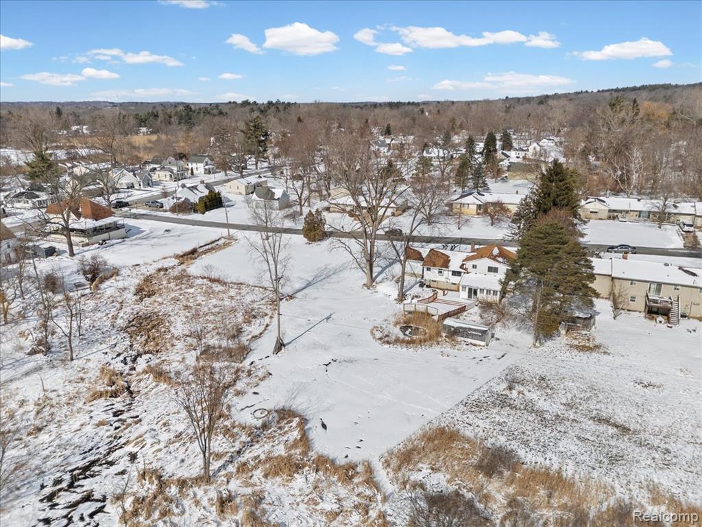 566 Eastridge Drive, Ortonville, MI 48462 — Photo 29