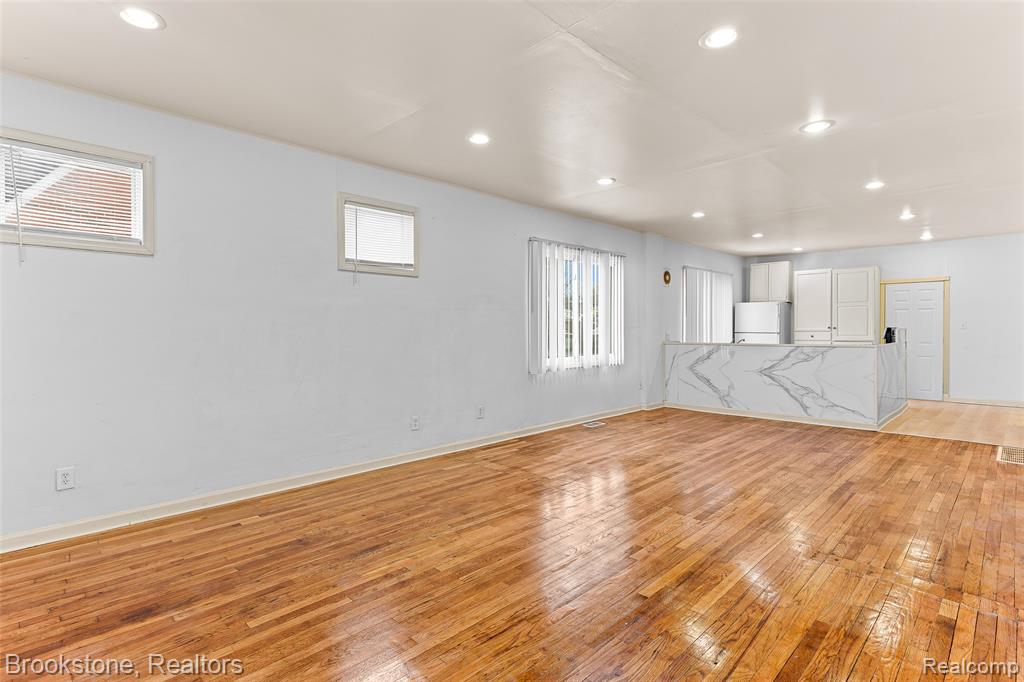 7645 Fisher Avenue, Warren, MI 48091 — Photo 5