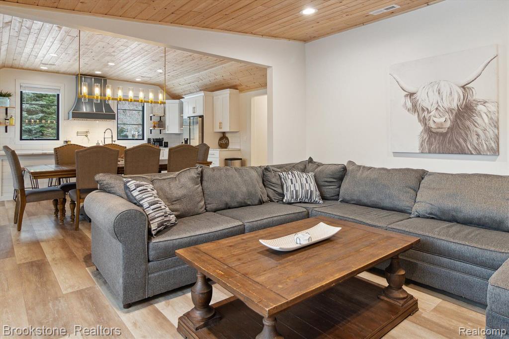6245 W HIGGINS LAKE Drive, Roscommon, MI 48653 — Photo 28
