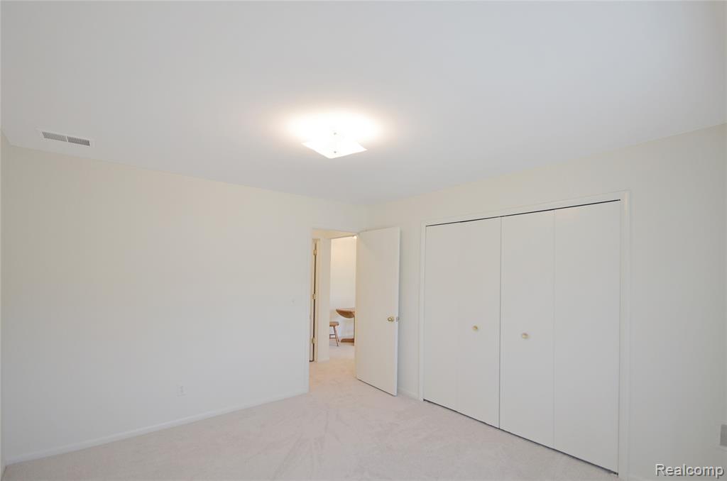 43298 Mound Road, 40, Sterling Heights, MI 48314 — Photo 15