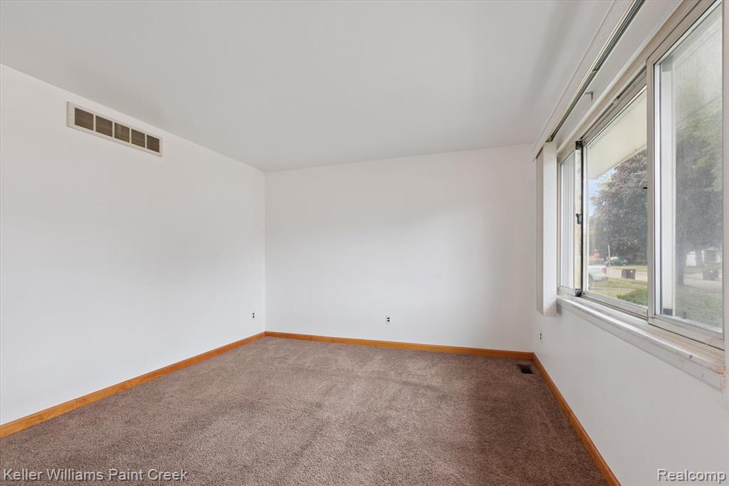 8457 Potomac Street, Center Line, MI 48015 — Photo 10