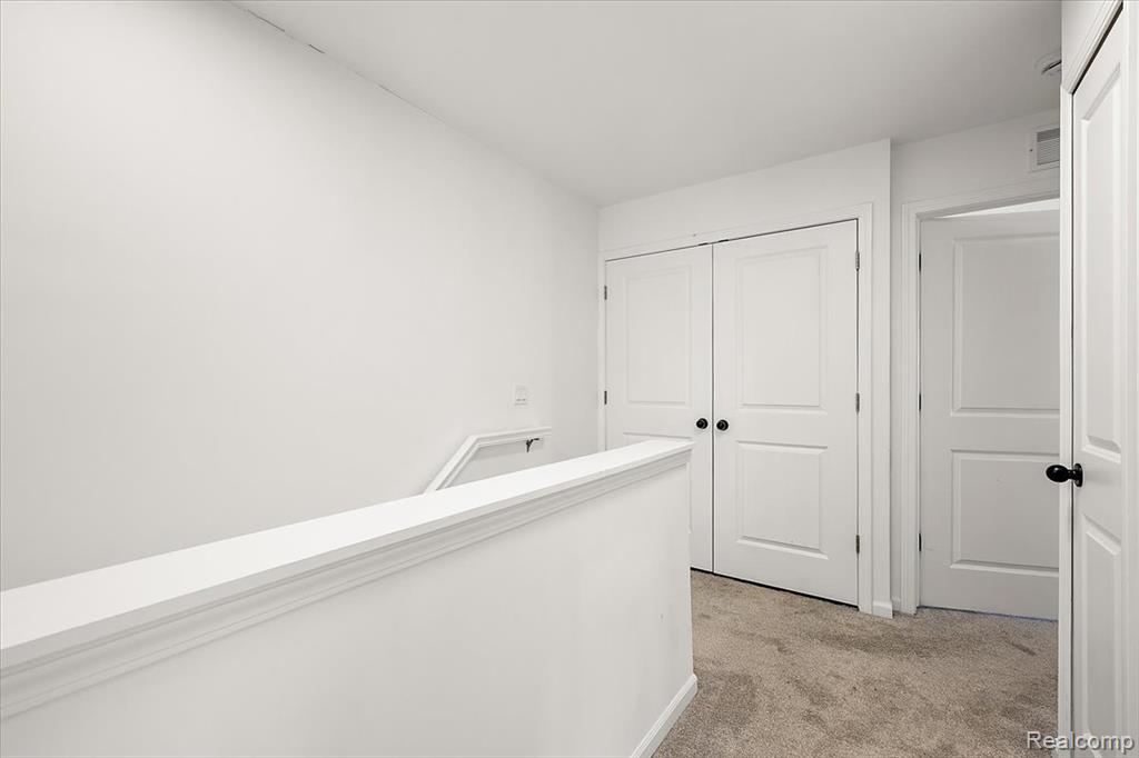 3927 Trailway Commons Circle, Auburn Hills, MI 48326 — Photo 18