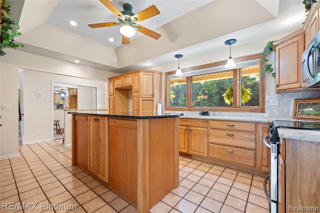 3750 Burwood Lane, Highland, MI — Photo 6