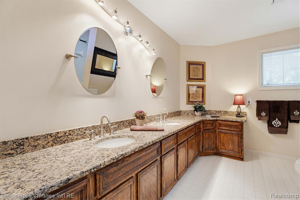 14281 Bournemuth Drive, Utica, MI 48315 — Photo 53