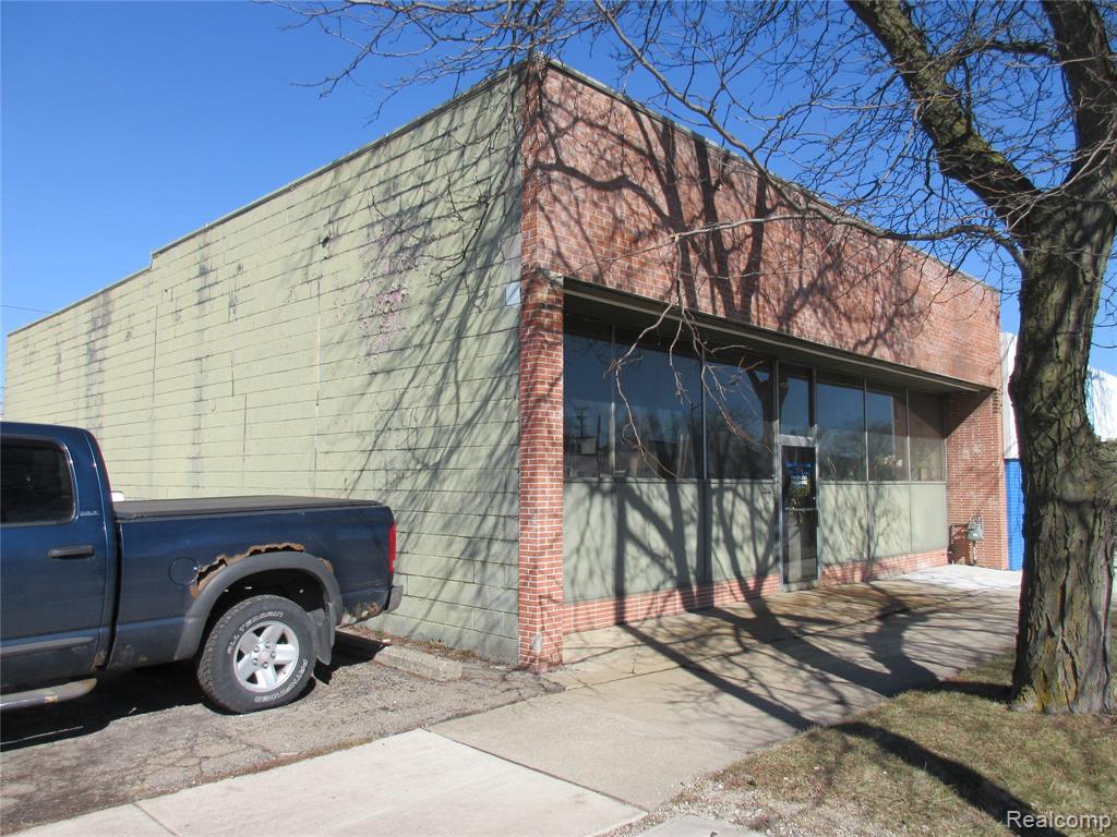 1814 Eureka Road, Wyandotte, MI 48192