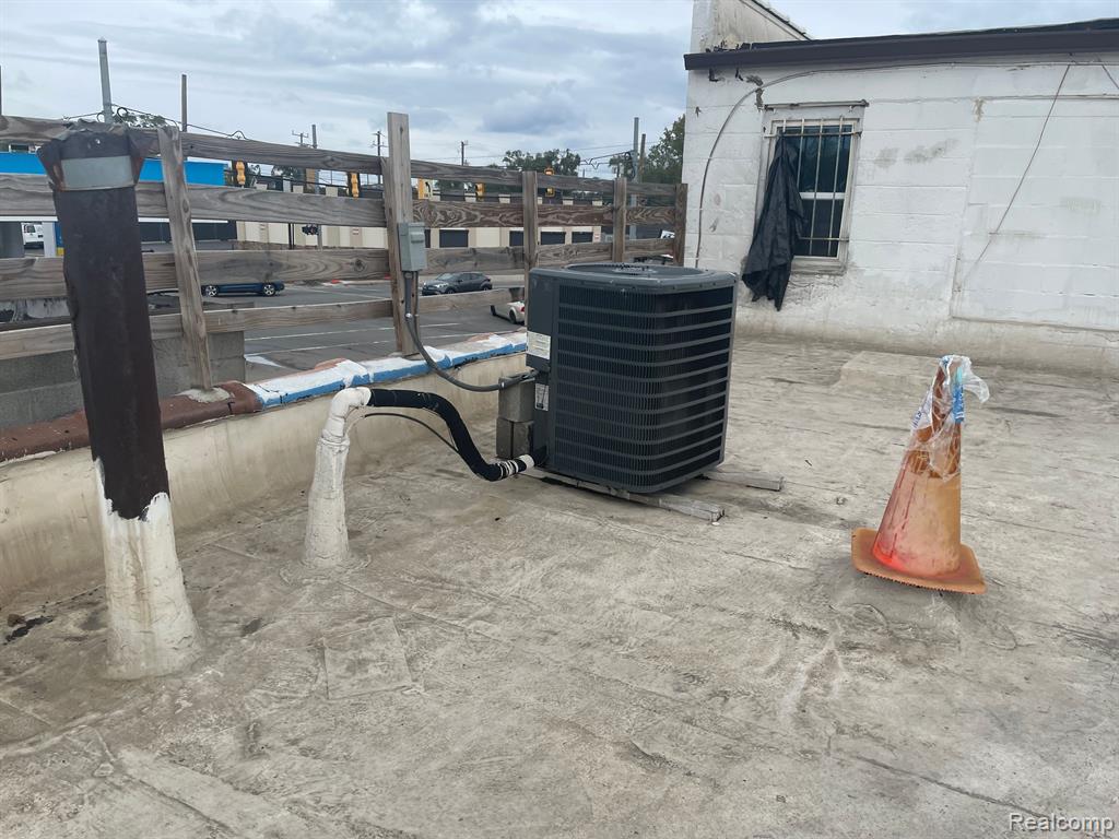 13837 Conant Street, Hamtramck, MI, 48212