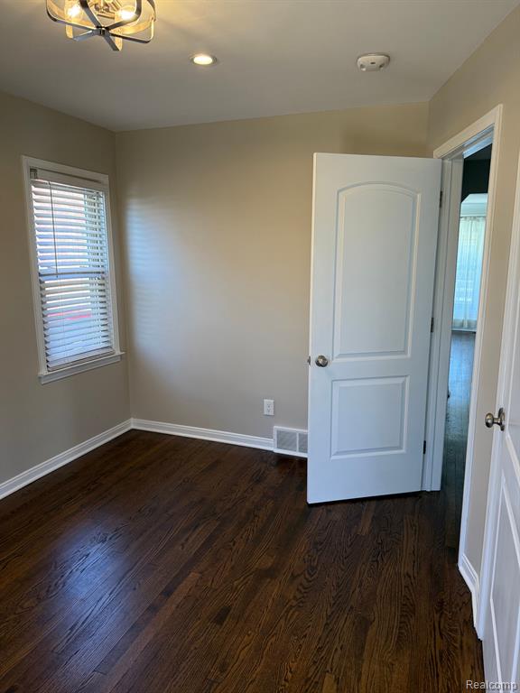800 CAMBRIDGE Road, Berkley, MI 48072 — Photo 10