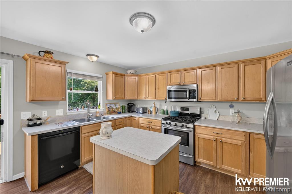 551 Indian Oaks Drive, Howell, MI 48843 — Photo 6