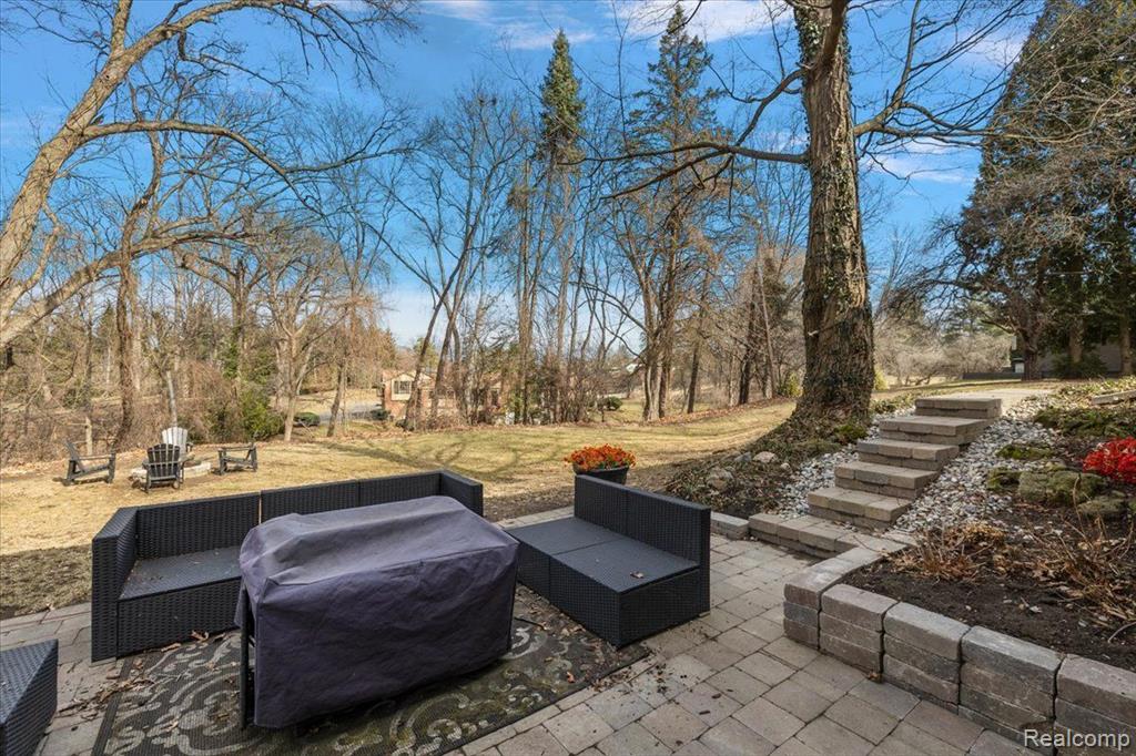 628 BENNINGTON Drive, Bloomfield Hills, MI 48304 — Photo 24