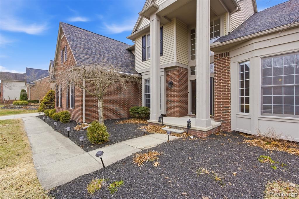5139 Birkdale Drive, Commerce Twp, MI 48382 — Photo 4