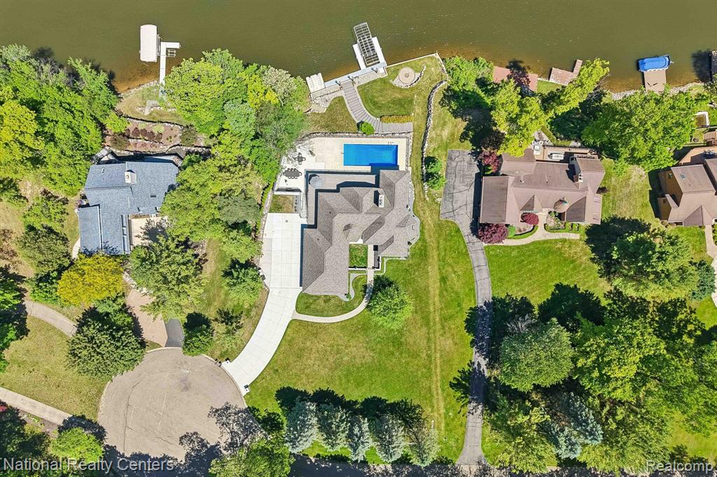 7050 Lake Shannon Court, Fenton, MI 48430 — Photo 81