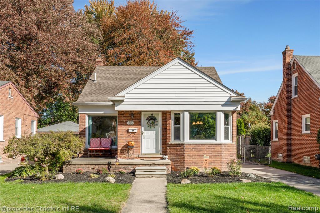 9602 Cavell Street, Livonia, MI 48150