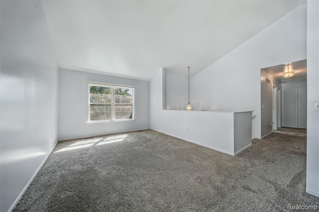 870 Huntclub Boulevard, Auburn Hills, MI 48326 — Photo 6