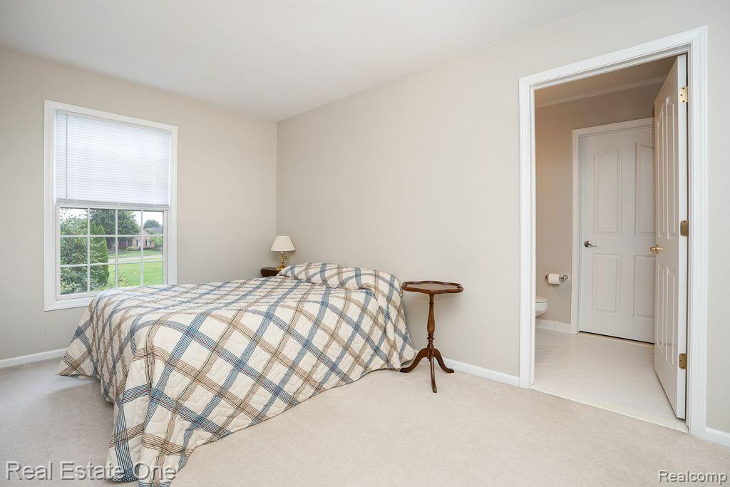 961 HOLLOW CORNERS, Rochester, MI 48307 — Photo 33