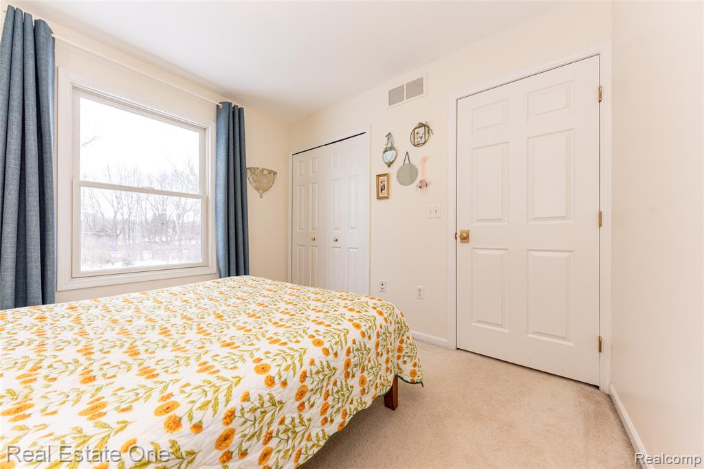9410 Maple Run Court, Pinckney, MI 48169 — Photo 35
