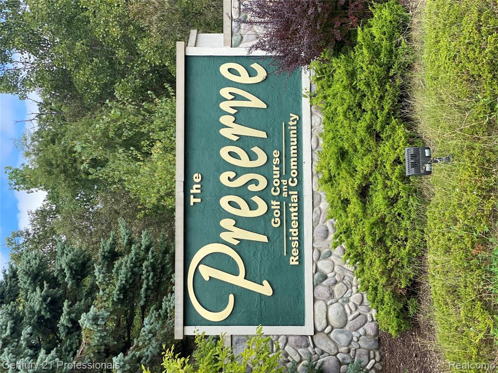 69 Preserve Drive, Fenton, MI 48430 — front exterior