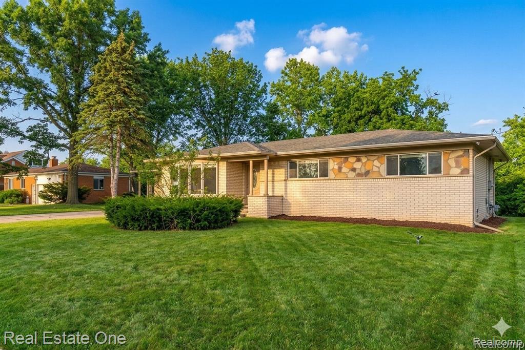 50500 Card Road, Macomb, MI 48044 — front exterior