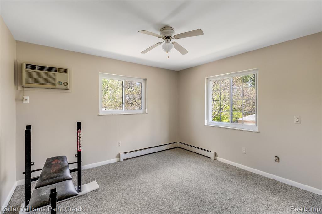 19839 Arthur, 246, Harper Woods, MI 48225 — Photo 12