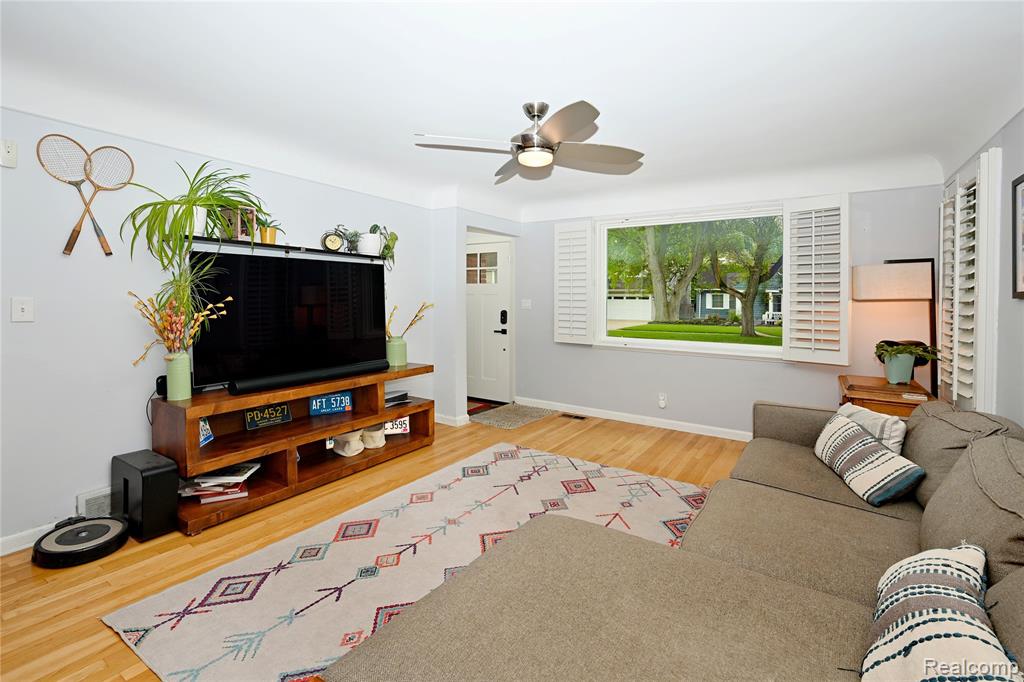 618 W Houstonia Avenue, Royal Oak, MI 48073 — Photo 4