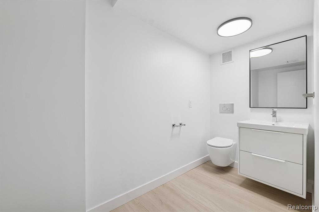 3668 Bayou Drive, West Bloomfield, MI 48323 — Photo 32