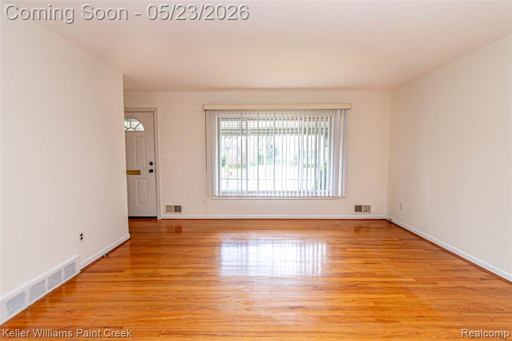 31395 Lyons Circle W, Warren, MI 48092 — Photo 16