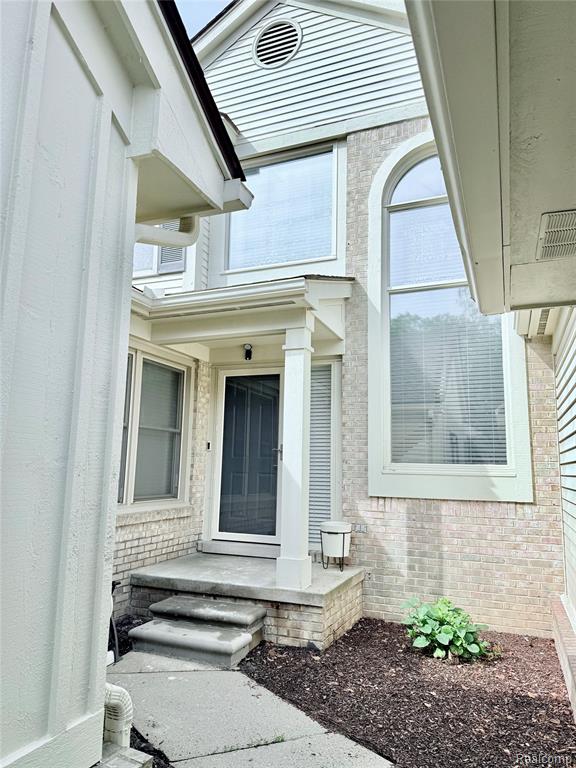 7288 Simsbury Dr. Drive, 24, West Bloomfield, MI — Photo 5
