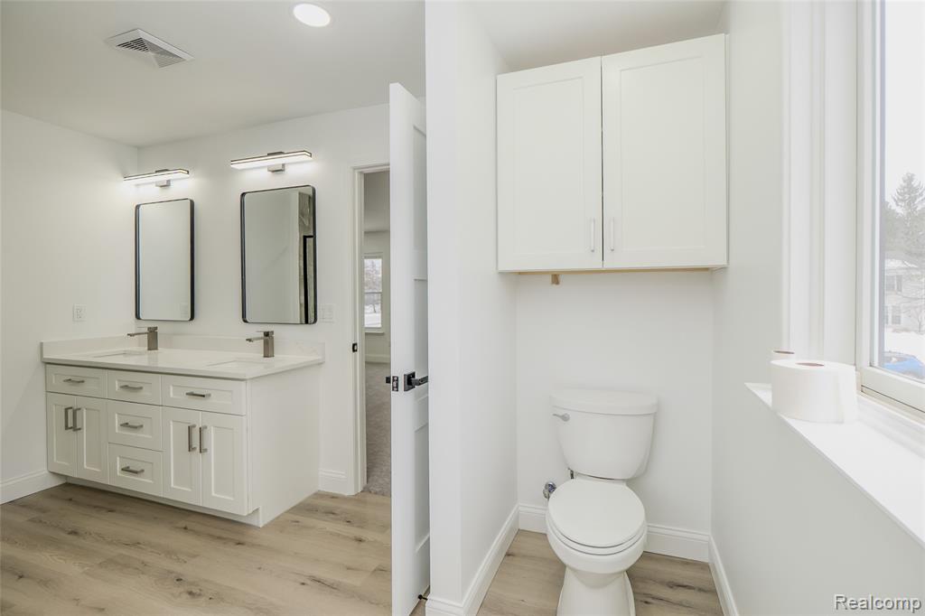 5590 Bayswater Road, West Bloomfield, MI — Photo 33