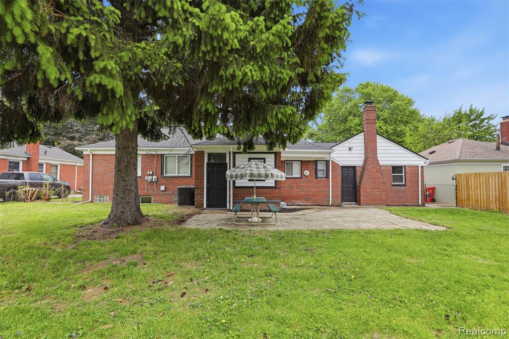 18001 Elizabeth Street, Roseville, MI 48066 — Photo 42