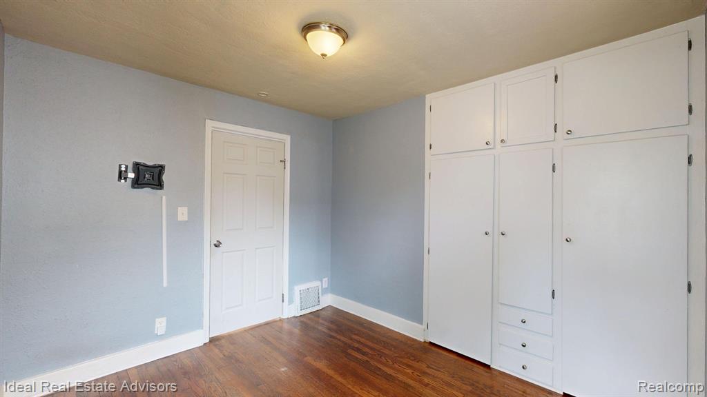 535 E Saratoga Street, Fenton, MI 48220 — Photo 18