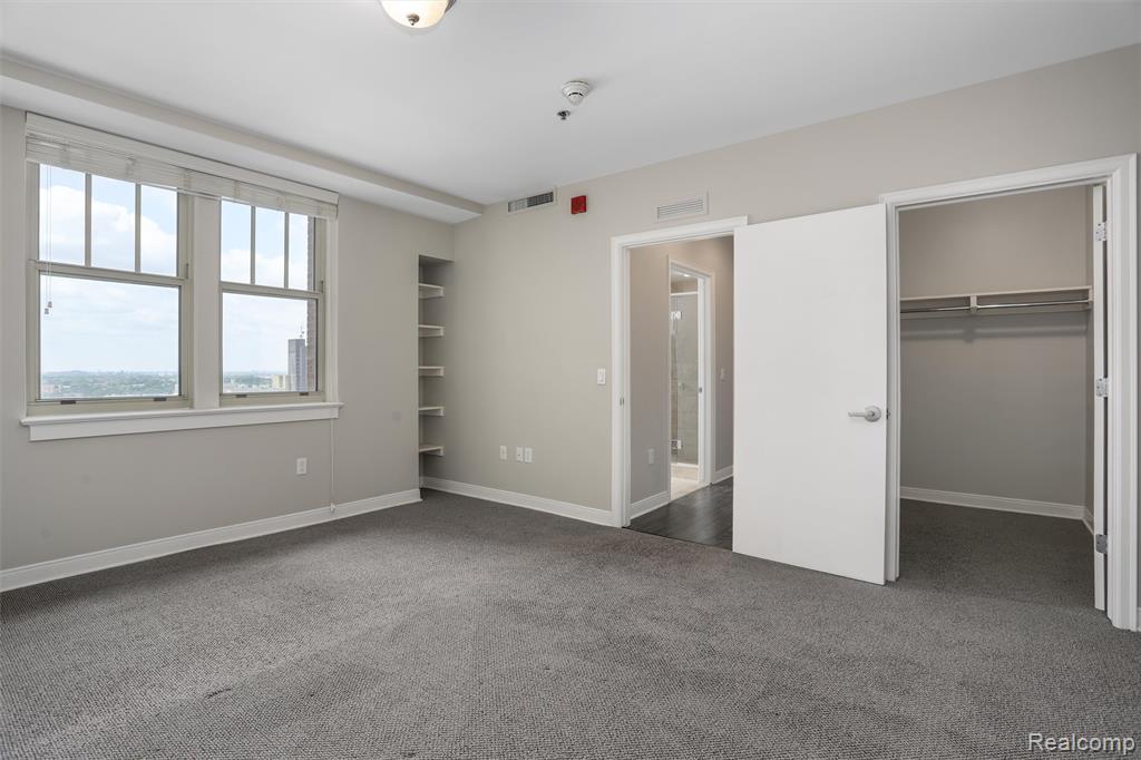525 W Lafayette Boulevard, Detroit, MI 48226 — Photo 8