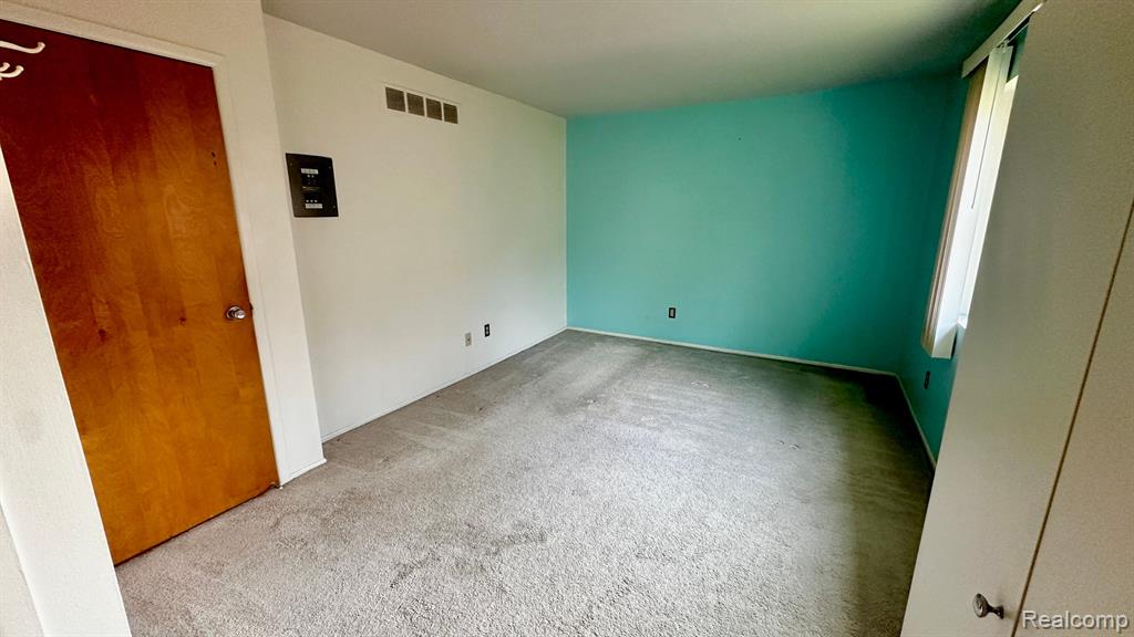 29480 HOOVER Road, Warren, MI 48093 — Photo 13