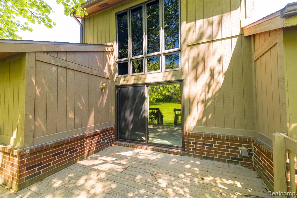 9854 HAWTHORNE GLEN Drive, Grosse Ile, MI 48138 — Photo 30