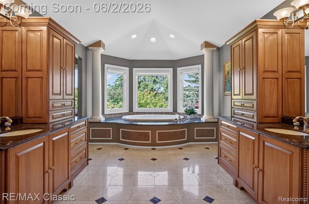 2360 Private Drive, Waterford, MI 48329 — Photo 43