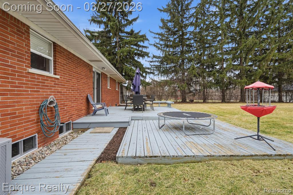 8102 Dungarvin Drive, Grand Blanc, MI 48439 — Photo 26