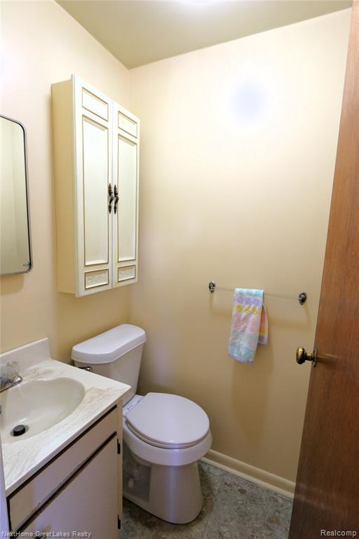 5389 Robin Drive, Grand Blanc, MI 48439 — Photo 4
