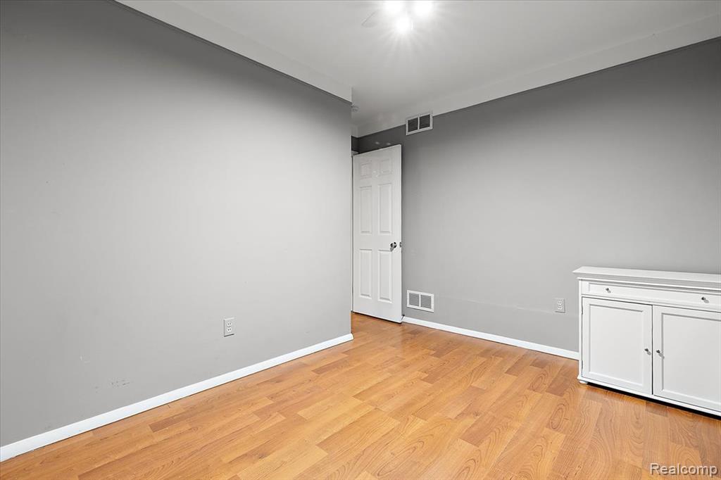 4535 Pinedale Avenue, Clarkston, MI — Photo 28