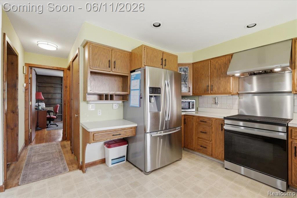 6880 Forestlawn Court, Waterford, MI 48327 — Photo 16