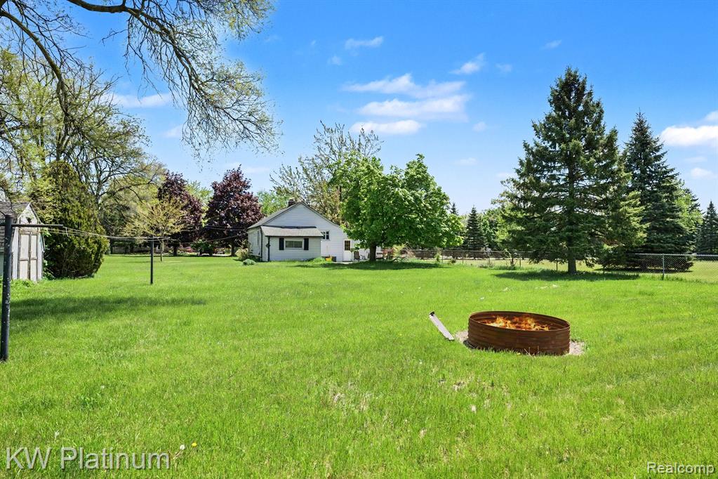 47611 Burton Drive, Shelby Twp, MI 48317 — Photo 18