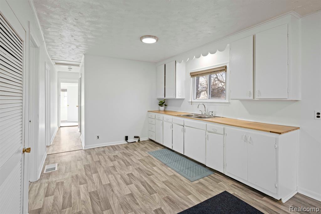 410 S Woodworth Street, Corunna, MI 48817 — Photo 15
