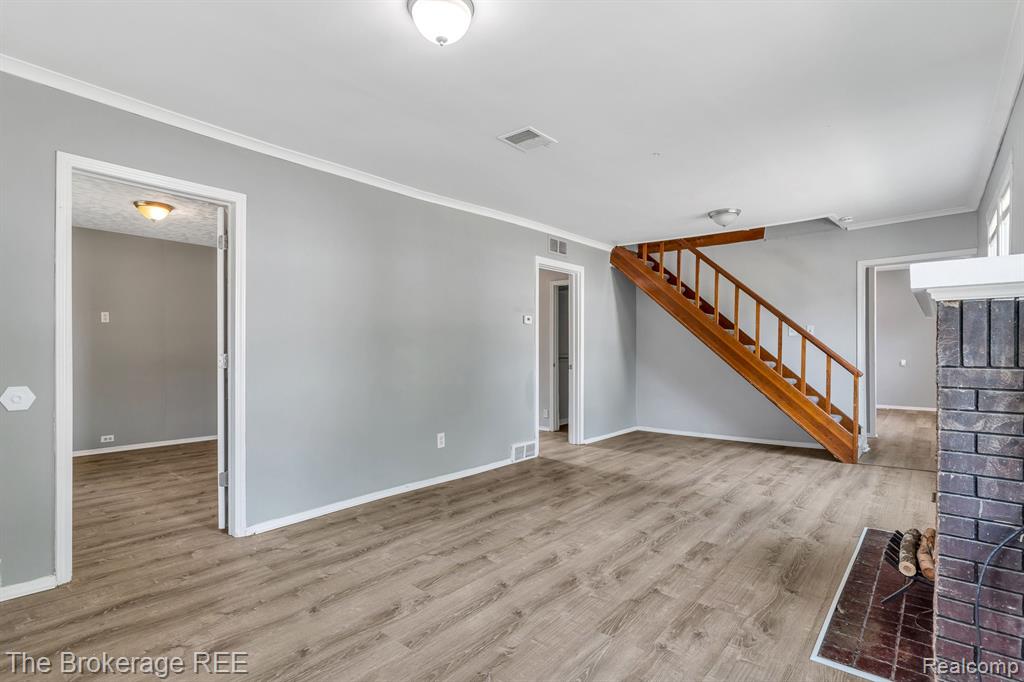 467 W MAXLOW Avenue, Hazel Park, MI 48030 — Photo 5