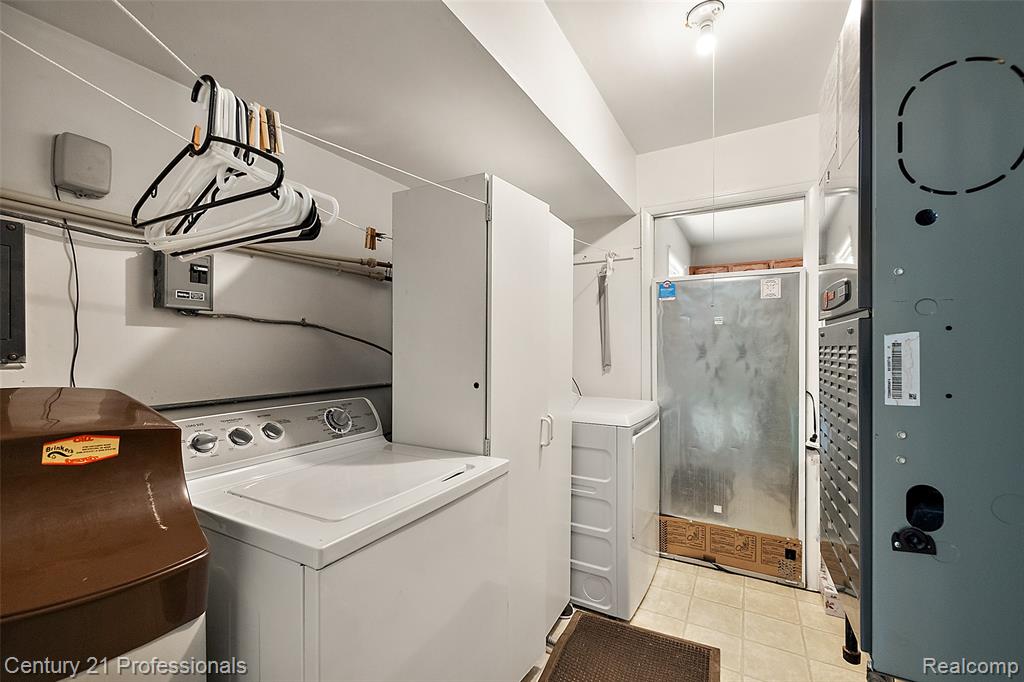 4155 Kempf Street, Waterford, MI 48329 — Photo 33
