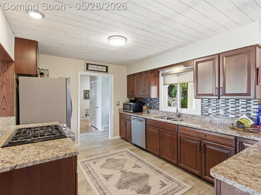 12099 Torrey Road, Fenton, MI 48430 — Photo 14